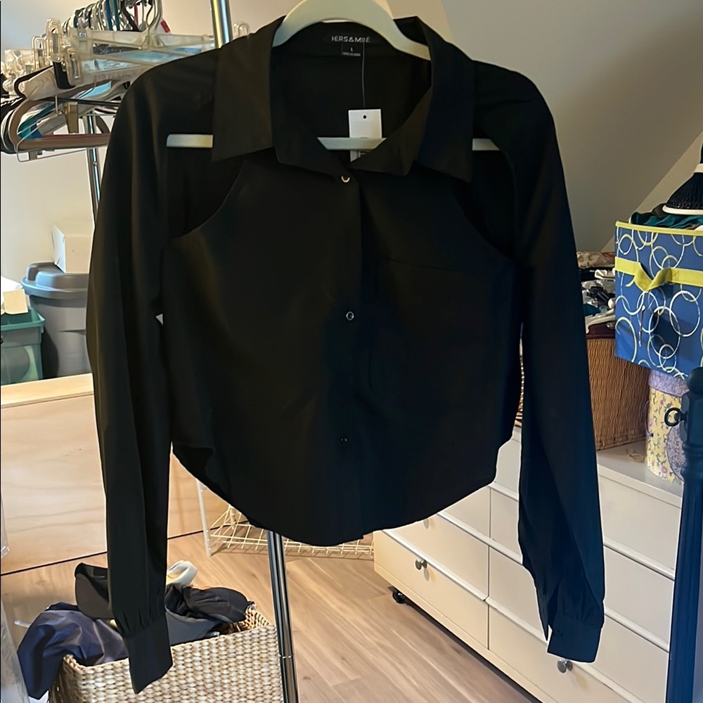 Black Long Sleeve Notched Collar Crop Top